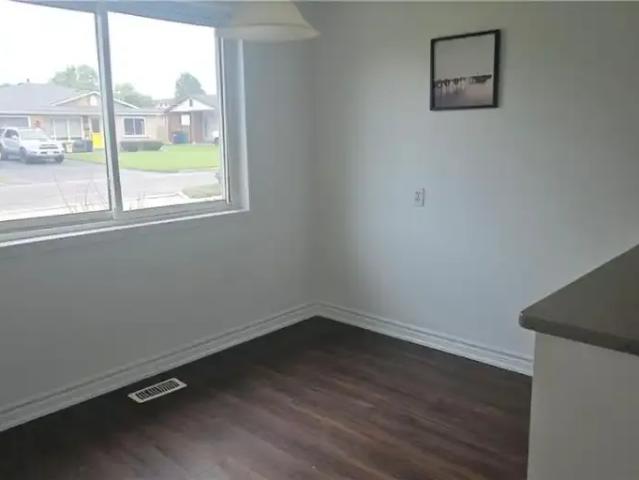House 3 Bedroom For Rent Kitchener ON 2900 ES103390702