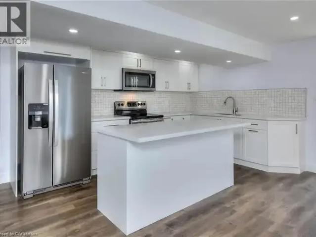 House 3 Bedroom For Rent Kitchener ON 2100 ES96818682