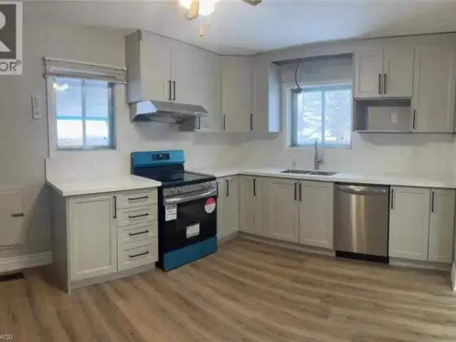 House 3 Bedroom For Rent Kitchener ON 2200 ELS103091638
