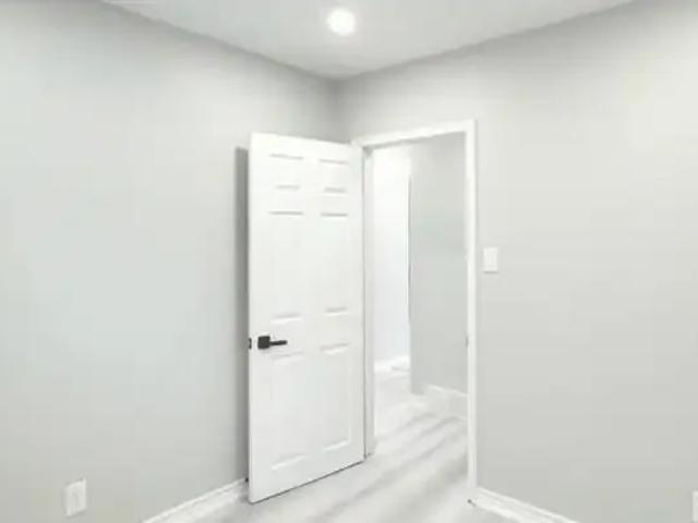 House 3 Bedroom For Rent Kitchener ON 2300 ELS102578822