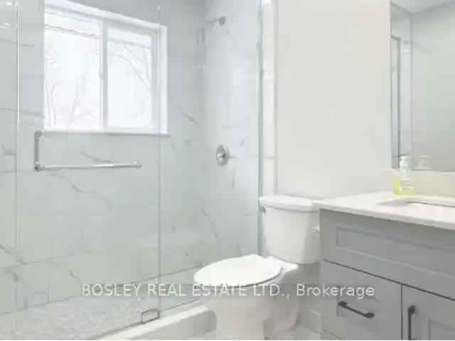House 3 Bedroom For Rent Kitchener ON 2300 ES102578783