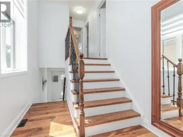House 3 Bedroom For Rent Kitchener ON 3050 ES102952170