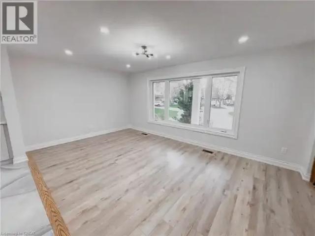 House 3 Bedroom For Rent Kitchener ON 3195 ES102113841