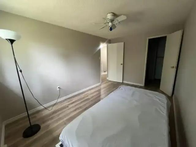 House 3 Bedroom For Rent Kitchener ON 550 ES103011775