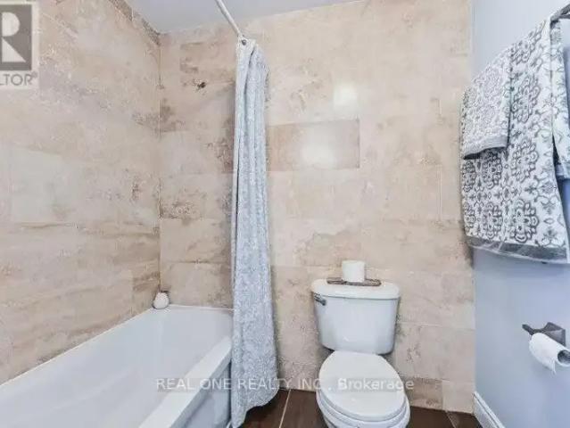 House 3 Bedroom For Rent Oakville ON 3900 ES102883639