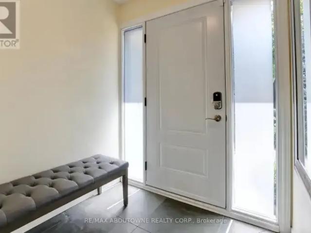 House 3 Bedroom For Rent Oakville ON 5700 ES104681986