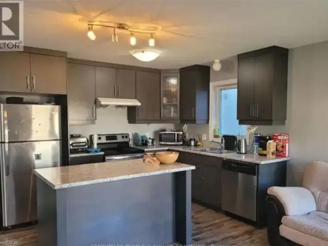 House 3 Bedroom For Rent London ON 2600 ES103879613