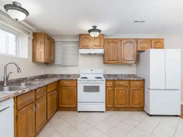 House 3 Bedroom For Rent Medicine Hat AB 1800 ELS102915098