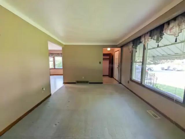 House 3 Bedroom For Rent Niagara Falls ON 2395 ES105198496
