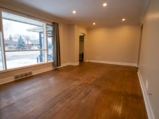 House 3 Bedroom For Rent St. Catharines ON 1795 ES102951980