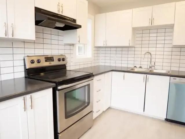 House 3 Bedroom For Rent St. Catharines ON 2095 ES102846795