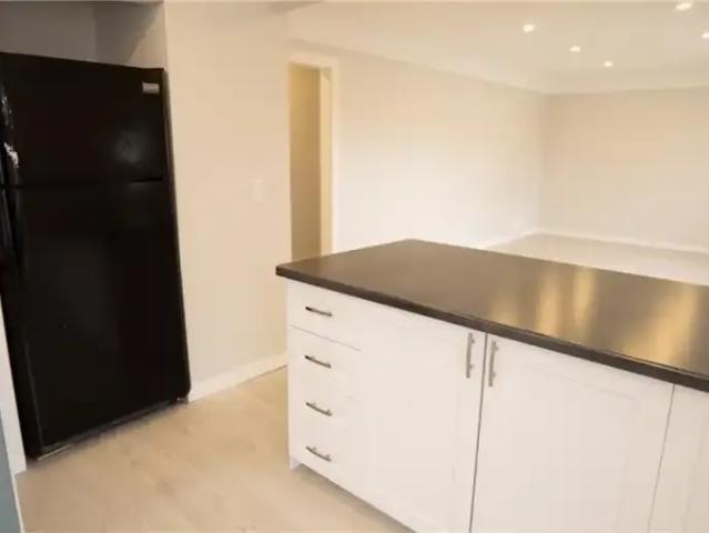 House 3 Bedroom For Rent St. Catharines ON 2195 ELS100444290