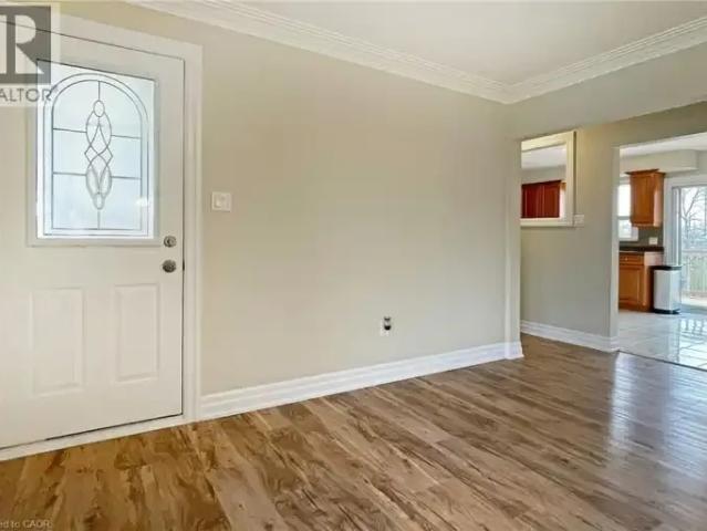 House 3 Bedroom For Rent St. Catharines ON 2350 ES105167462