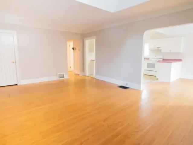 House 3 Bedroom For Rent St. Catharines ON 2395 ELS102846411