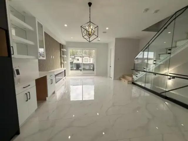 House 3 Bedroom For Rent Surrey BC 3600 ES105435206