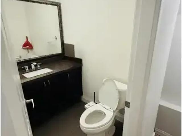 House 3 Bedroom For Rent Surrey BC 3000 ES103060500