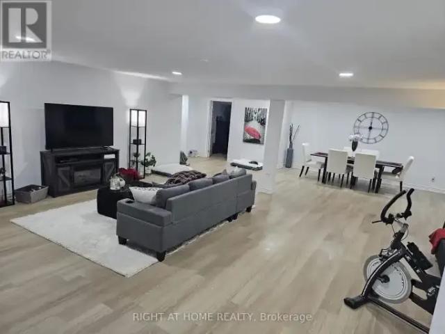 House 3 Bedroom For Rent Richmond Hill ON 2300 ES105023443