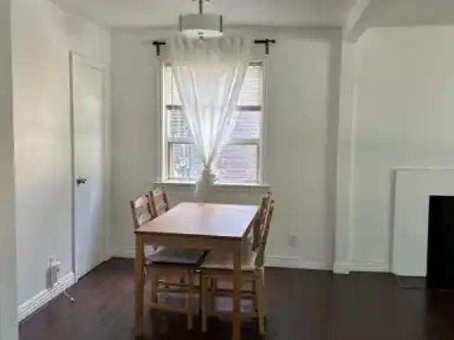 House 3 Bedroom For Rent Richmond Hill ON 2750 ES98631577