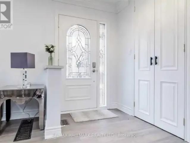 House 3 Bedroom For Rent Richmond Hill ON 3000 ES98049559