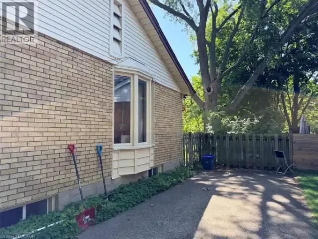 House 3 Bedroom For Rent Waterloo ON 2850 ES104106874