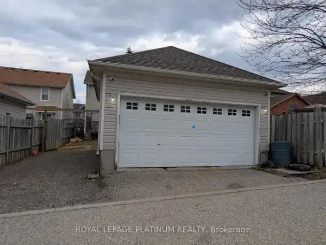House 3 Bedroom For Rent Waterloo ON 3000 ELS102339267