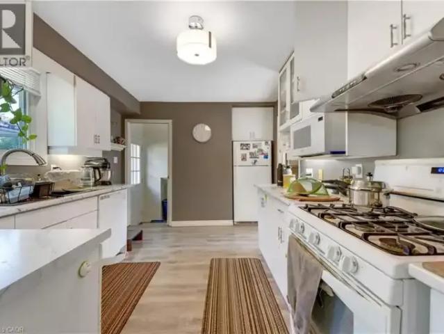 House 3 Bedroom For Rent Waterloo ON 3000 ELS103012082