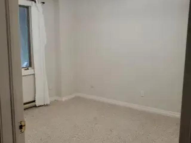 House 3 Bedroom For Rent Wasaga Beach ON 2100 ES102915383