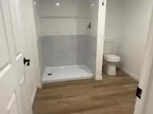 House 3 Bedroom For Rent Windsor ON 1500 ELS102204341