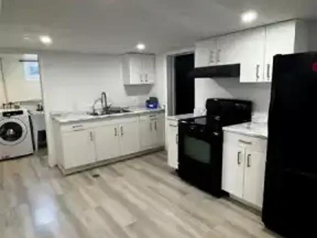 House 3 Bedroom For Rent Windsor ON 1700 ES101878394