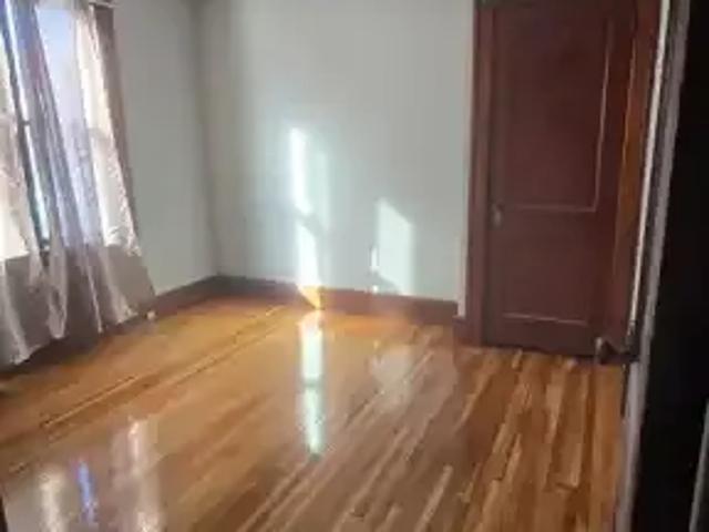 House 3 Bedroom For Rent Windsor ON 1950 ES101877883