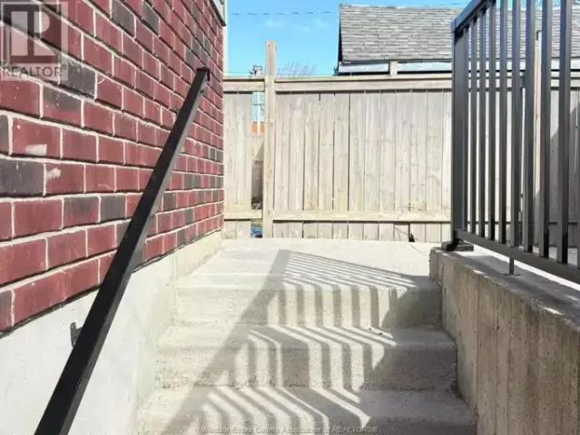 House 3 Bedroom For Rent Windsor ON 1995 ELS100600645