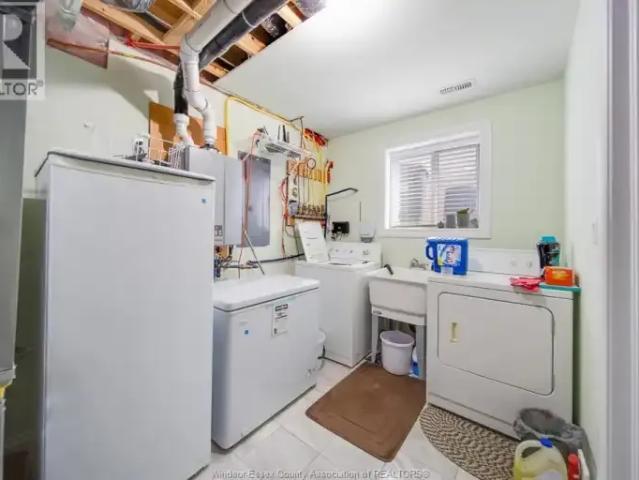 House 3 Bedroom For Rent Windsor ON 2100 ELS101043040