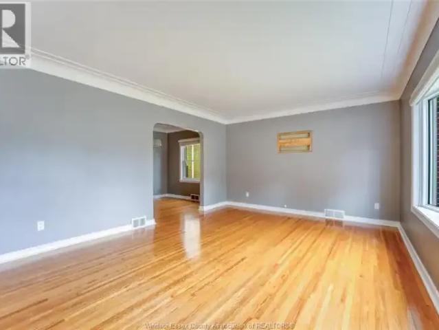 House 3 Bedroom For Rent Windsor ON 2400 ES103920684