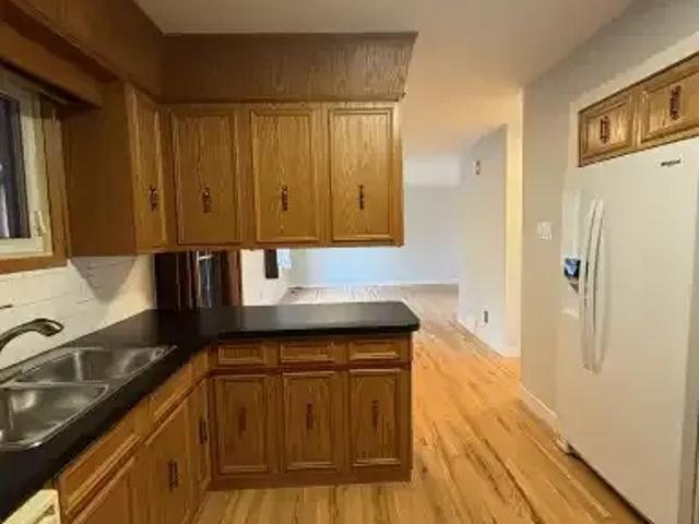 House 3 Bedroom For Rent Winnipeg MB 2295 ES103355300