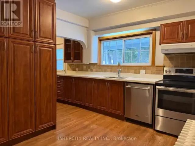House 3 Bedroom For Rent Vaughan ON 3200 ES101877734
