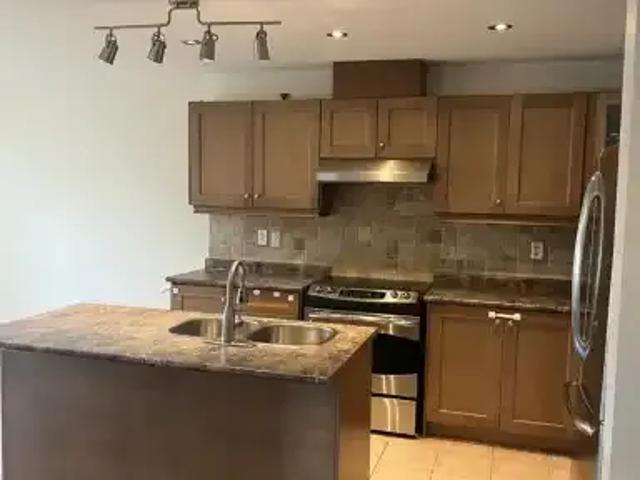 House 3 Bedroom For Rent Vaughan ON 3390 ES103368092