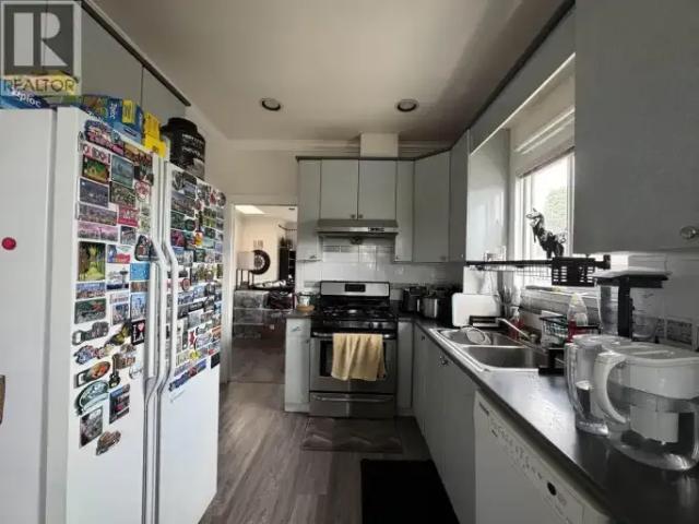 House 3 Bedroom For Rent Vancouver BC 2700 ES103030746