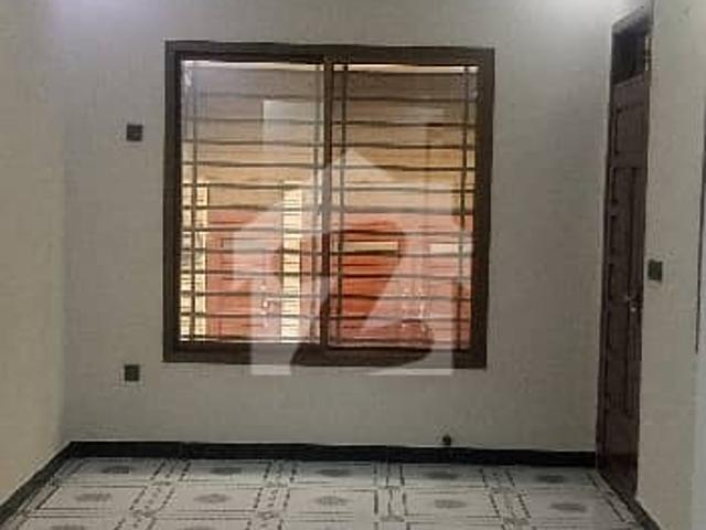 House 3 Bedrooms Drawing Room Lounge Car Parking For Bathrooms Well Finished