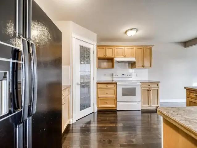 House 3.5 Bedroom For Rent Airdrie AB 2650 ES102306573