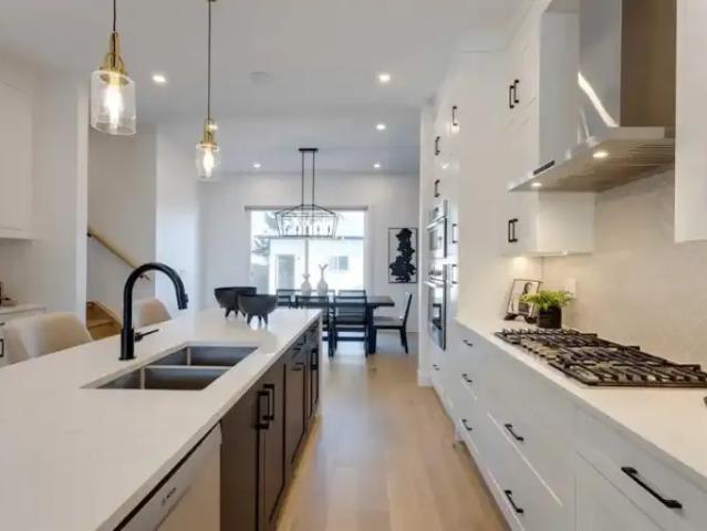 House 3.5 Bedroom For Rent Calgary AB 4250 ES102518603