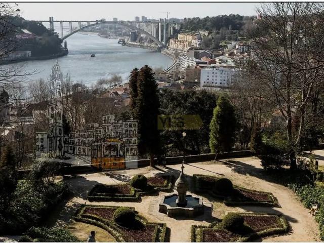 House T12 in Paranhos, Porto