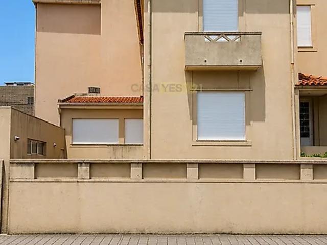 House T4 in Bonfim, Porto