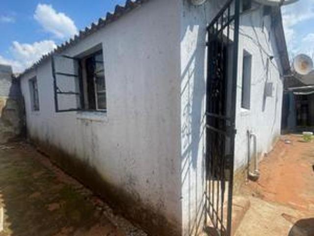 house to rent in meadowlands zone 10