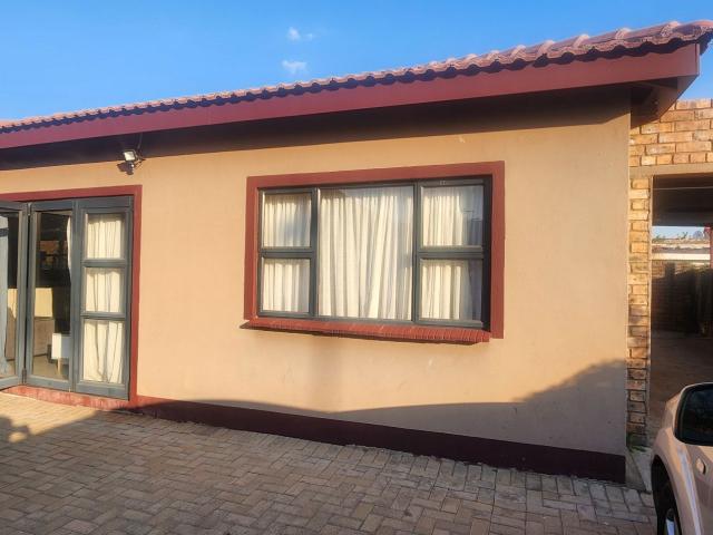 House to rent in Diamant Park