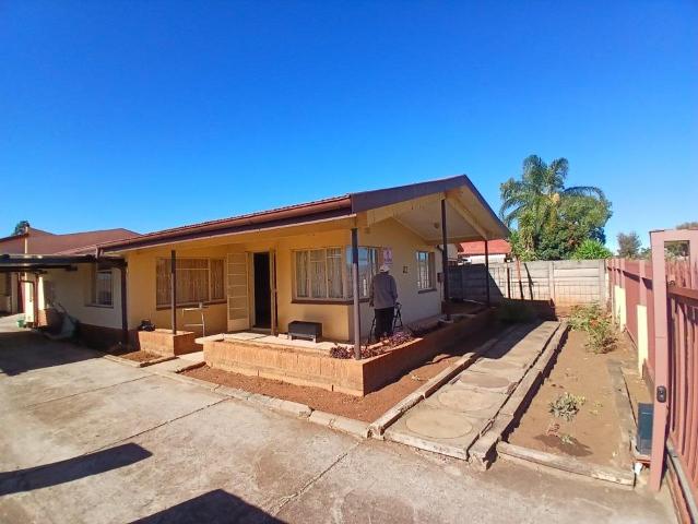 House to Rent in Lennoxton
