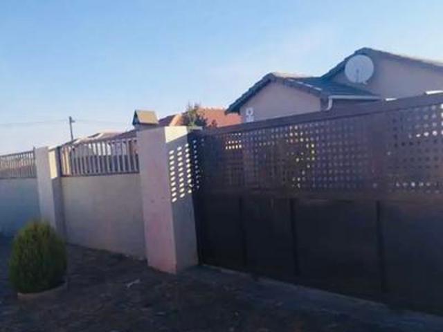 house to rent in protea glen
