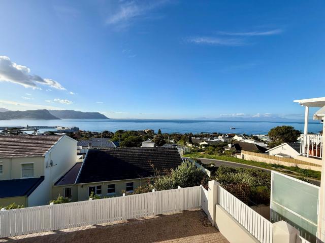 House to rent in Simons Town