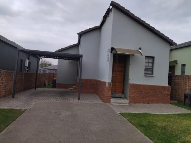House To Rent in South Hills Paperbark, Johannesburg