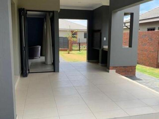 House Waterkloof Ridge Gauteng LS67605620