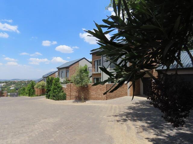 House Waterkloof Ridge Gauteng LS67605841